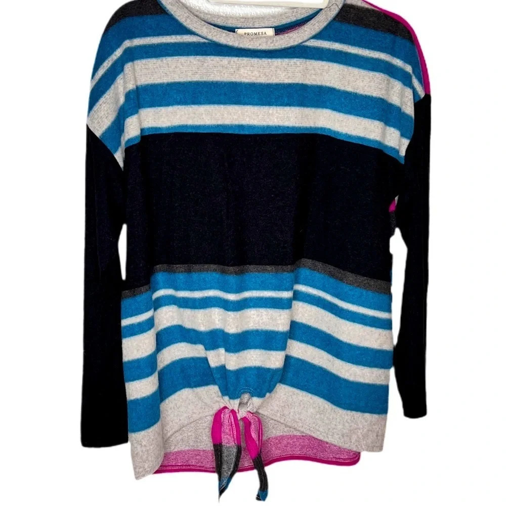Brushed Knit Stripe Sweater with Tie. Soft light weight. Size Medium